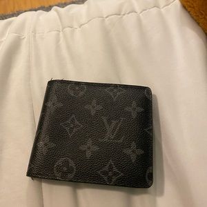 Men’s authentic LV wallet